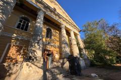 Циркульний корпус — пам'ятка архітектури національного значення на вулиці Пастера, 5/7
