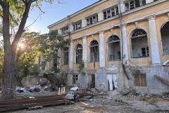 Циркульний корпус — пам'ятка архітектури національного значення на вулиці Пастера, 5/7