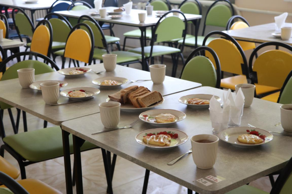 В Чорноморську учнів чотирьох шкіл годуватиме чоловік чиновниці, що працював на «скандальну» фірму