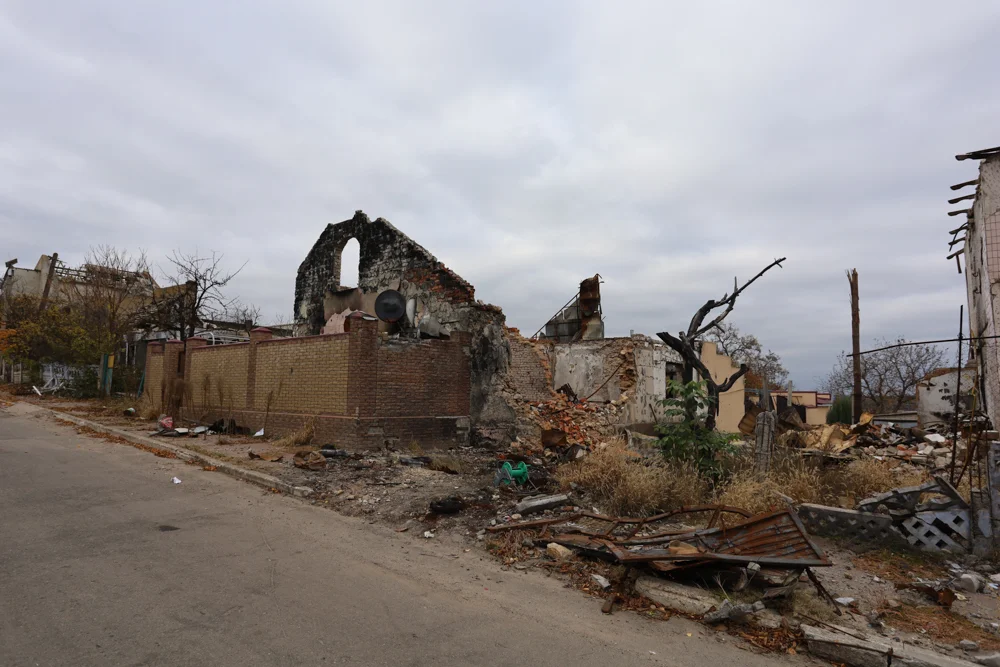 Ремонти після обстрілів із завищеними цінами: підрядника з Херсонщини підозрюють у привласненні