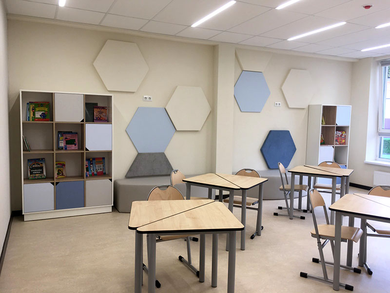 Закупівля меблів для ліцею за кошти ЄС: слідчі перевіряють підрядницю з Одещини