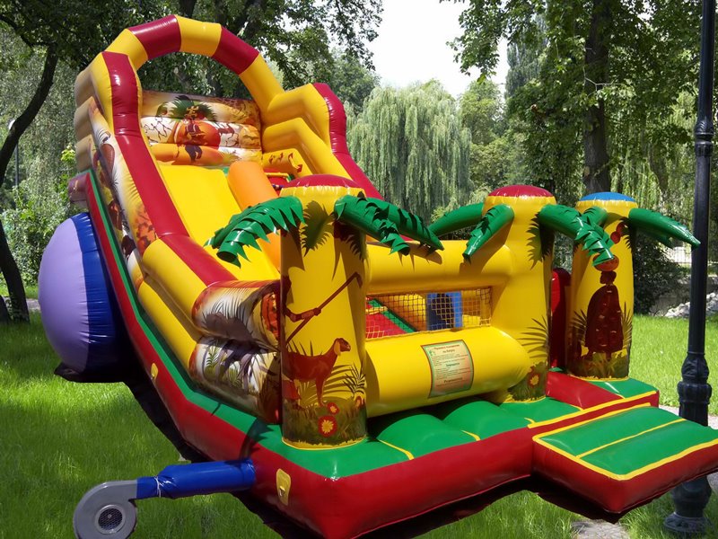 Мер Помічної та його заступник отримали тюремні строки за хабар за атракціон на площі