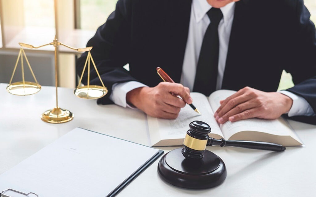 Пів мільйона з бюджету на захист у корупційній справі: одеський ЖКС найняв молодого адвоката-ФОПа