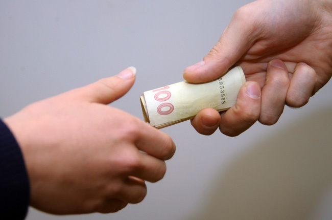 Заступника мера на Кіровоградщині підозрюють у вимаганні хабаря за оренду будівлі