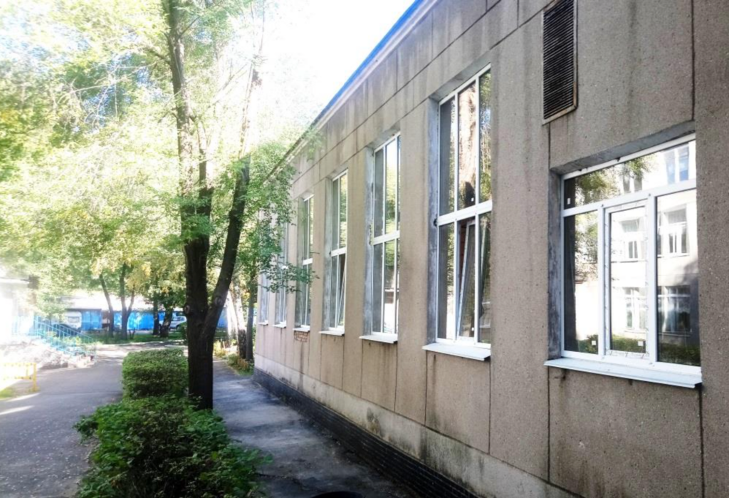 Улюбленцям одеських чиновників «докинули грошенят» на будівництво укриття в школі: Будують вже два роки