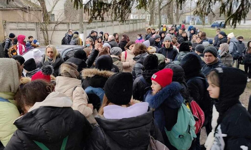 На укриття в Миколаївському ліцеї на Одещині знов виділили додаткові кошти. Ремонт триває вже 3 роки, вартість перевалила за 7,2 мільйона