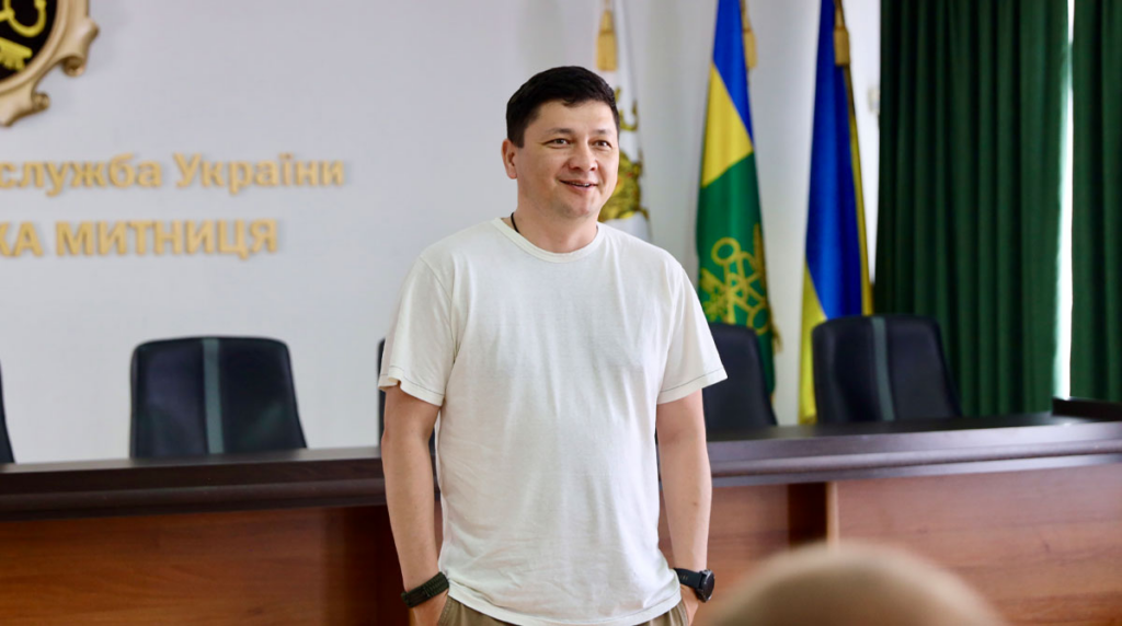 Шість квартир, коштовності та мільйонні доходи: що вказав Віталій Кім у декларації при звільненні