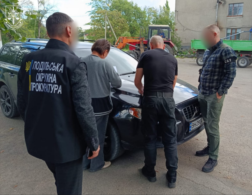 Справа про реконструкцію стадіону в Подільську дійшла до підозр посадовиці сільради та інженерці